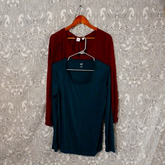 2 Gap long sleeves - Picture 2 of 3